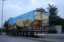 Decorazione e Personalizzazione Grafica Camion e Rimorchi a Bari