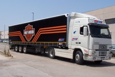 Decorazione e Personalizzazione Grafica Camion e Rimorchi a Bari